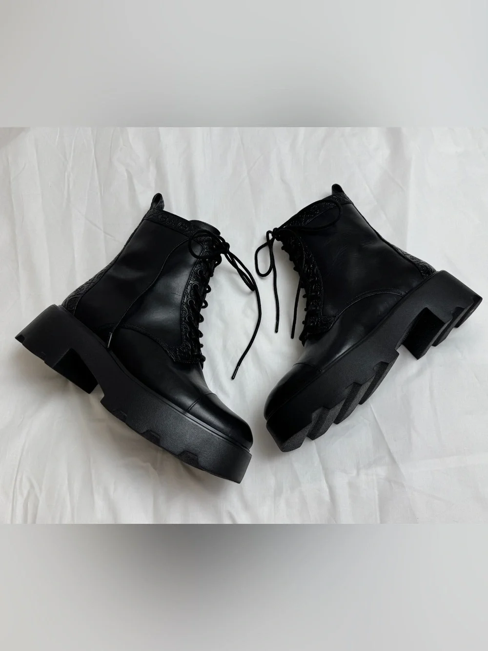 Tory Burch Chunky Black Lug Sole Combat Boots Leather Platform Ankle Boots US 10
